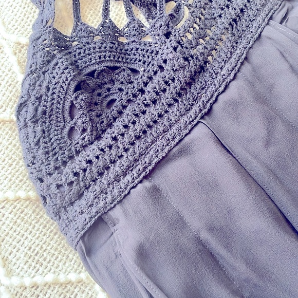 bcbgmaxazria navy chiffon dress
Very cute Chiffon dress with neck ribbon - Picture 5 of 5